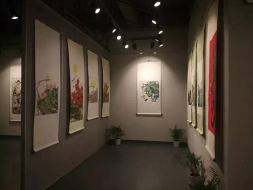 当代中国书画名家二十人联展：传统画派与新兴画派的碰撞